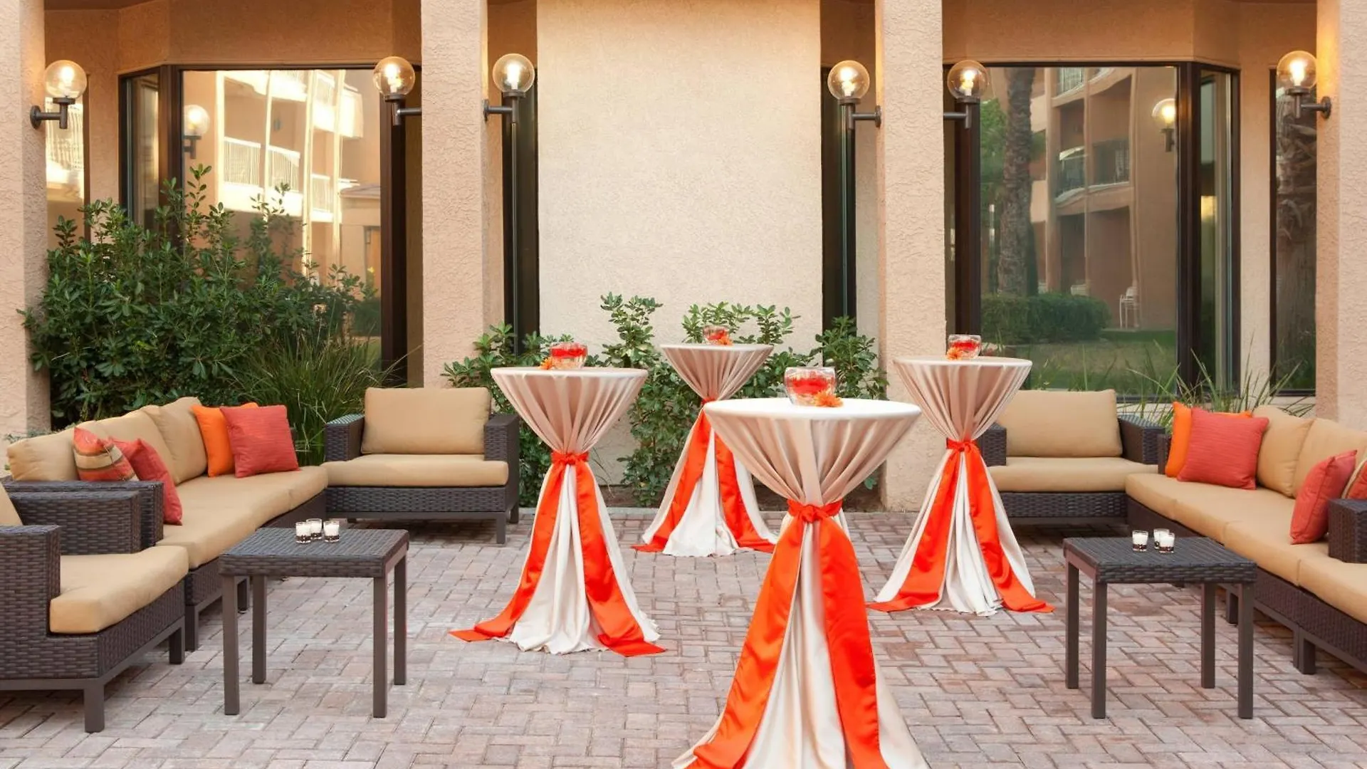 Courtyard By Marriott Las Vegas Convention Center Hotel