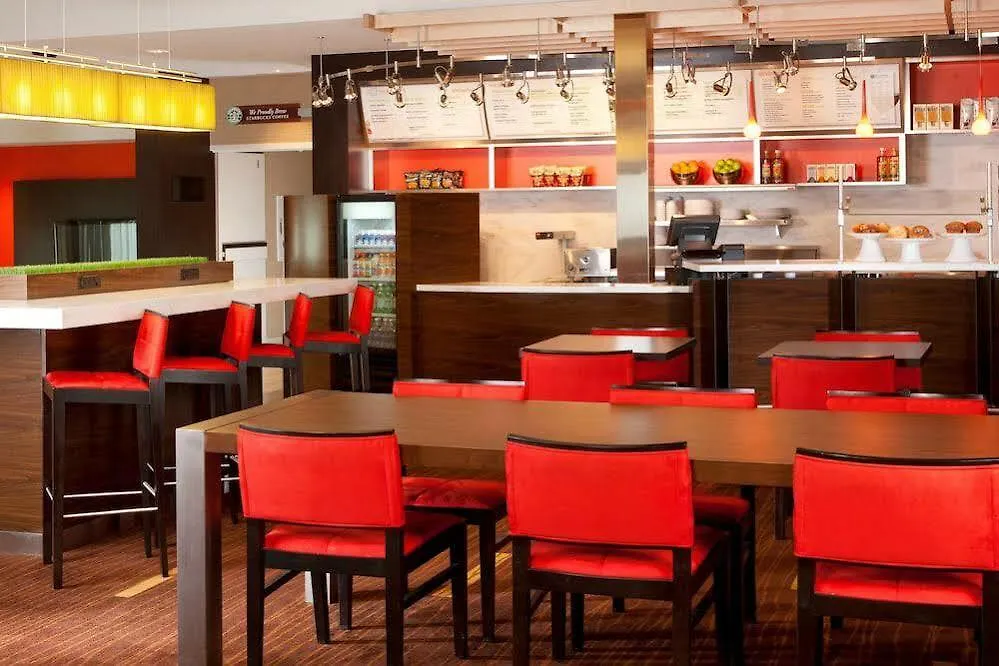 Courtyard By Marriott Las Vegas Convention Center Hotel