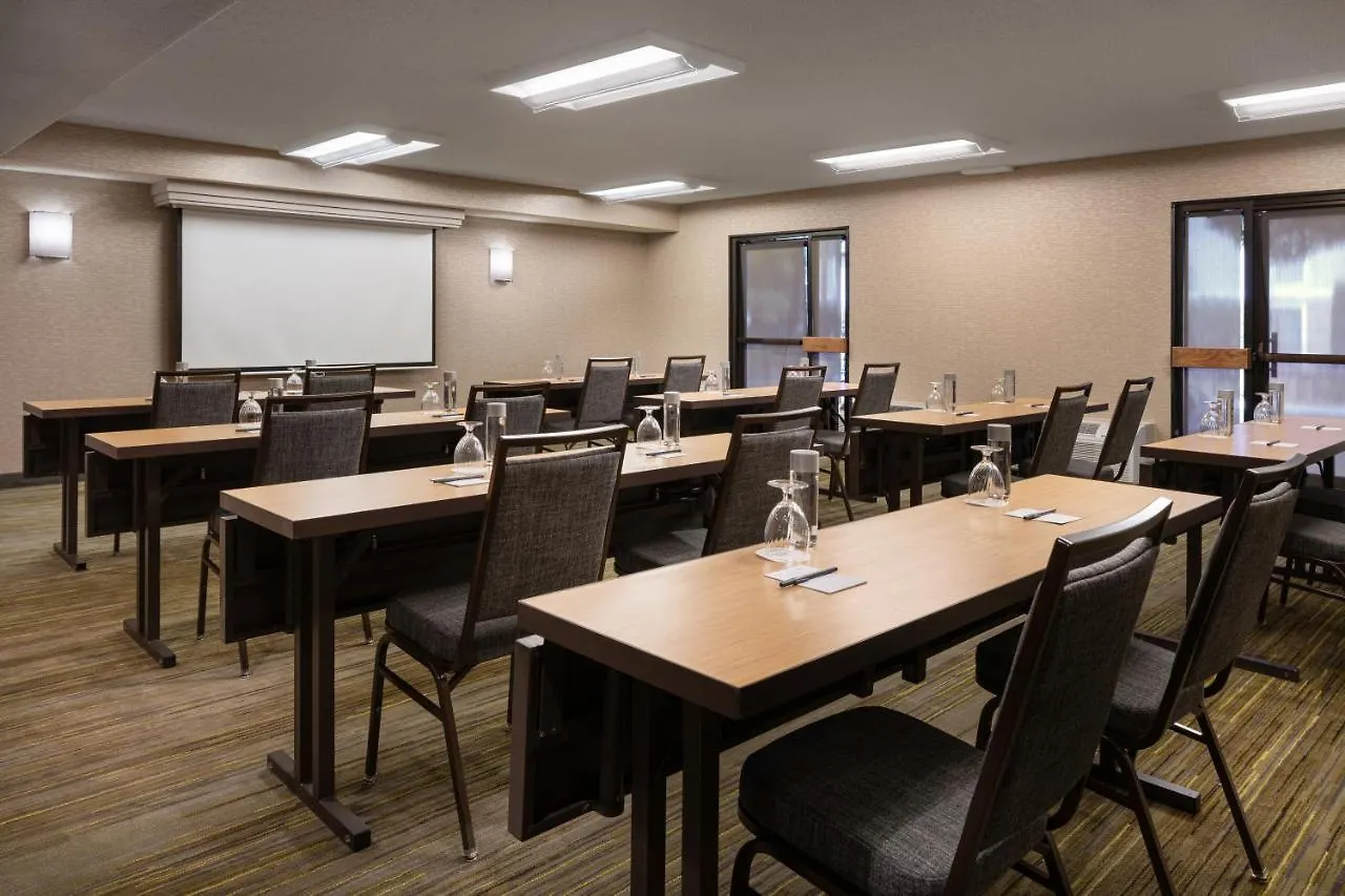 Courtyard By Marriott Las Vegas Convention Center Hotel